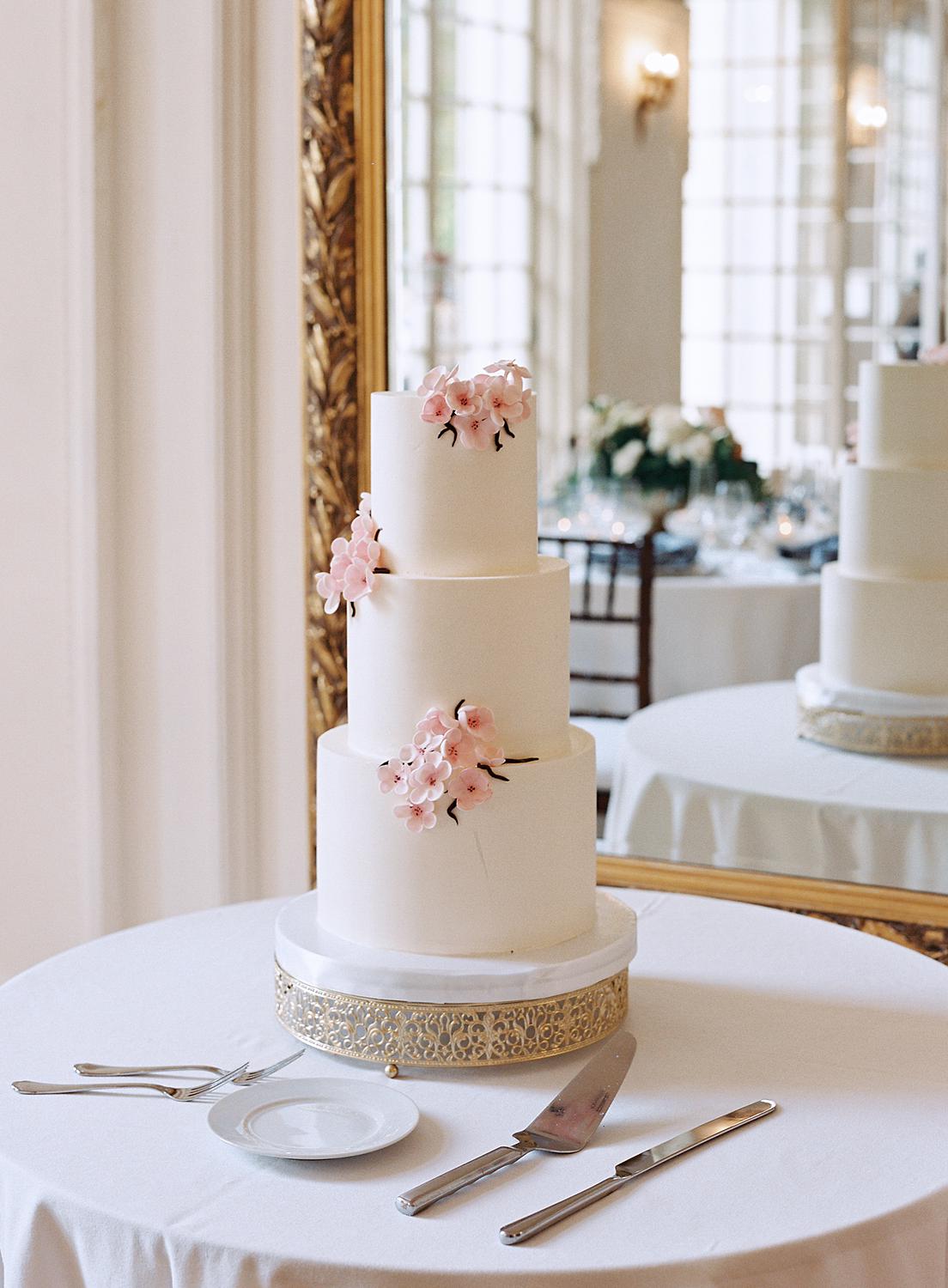 Wedding Cake for DAR Constitution Hall Wedding.